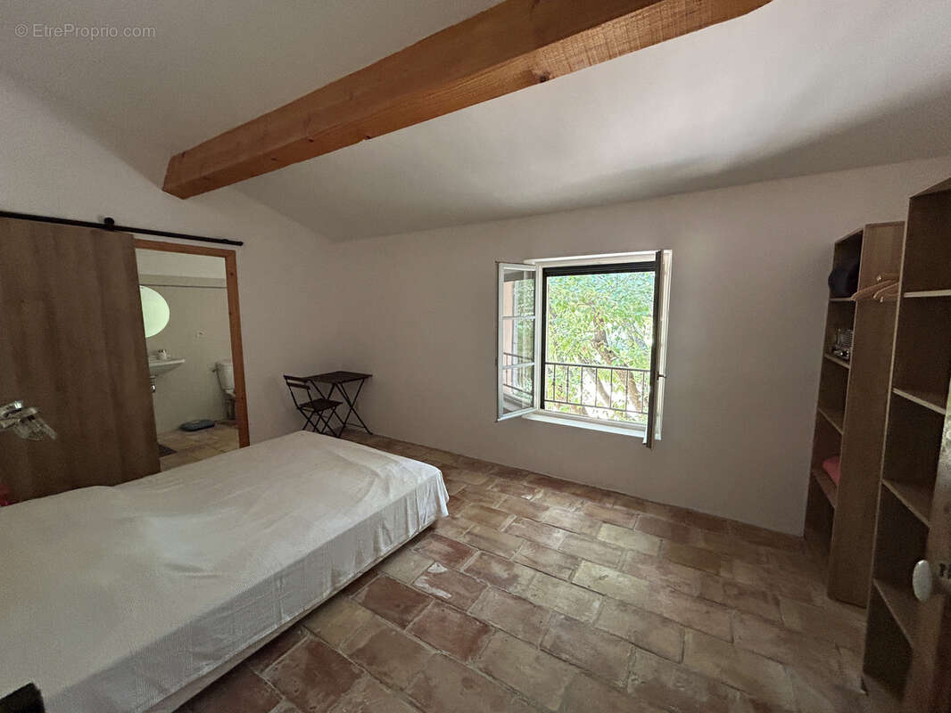 Maison à SAINT-QUENTIN-LA-POTERIE