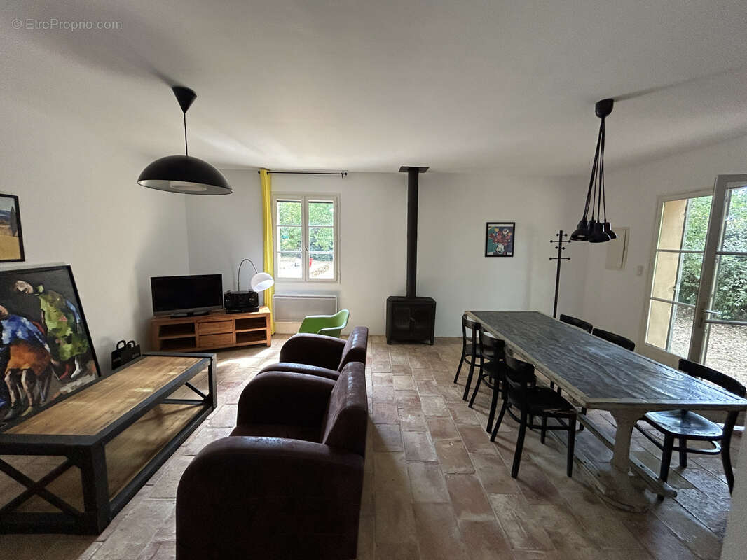 Maison à SAINT-QUENTIN-LA-POTERIE