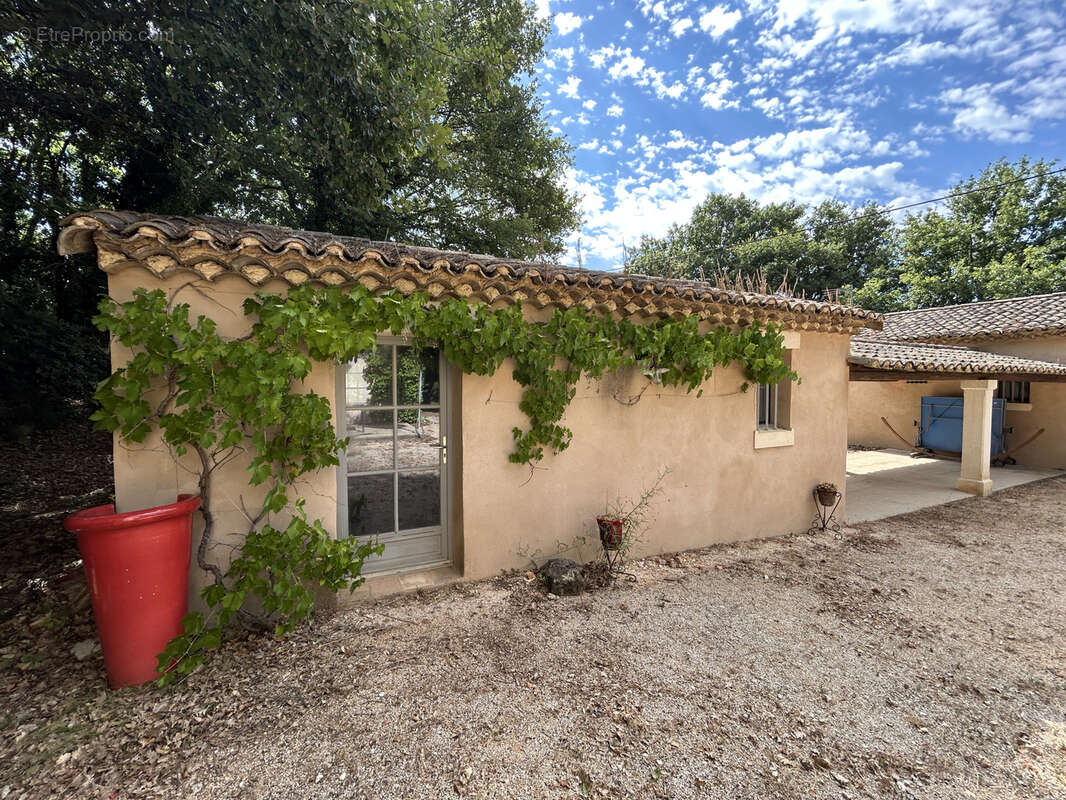 Maison à SAINT-QUENTIN-LA-POTERIE