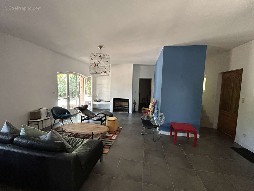 Maison à SAINT-QUENTIN-LA-POTERIE