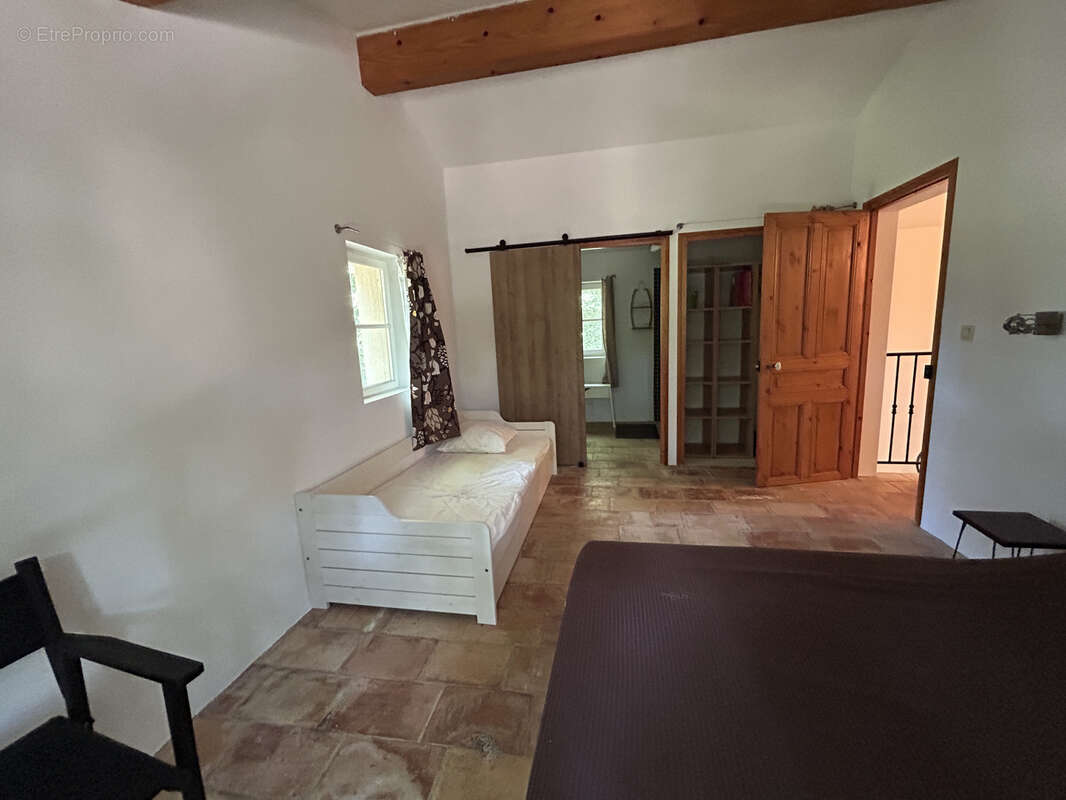 Maison à SAINT-QUENTIN-LA-POTERIE