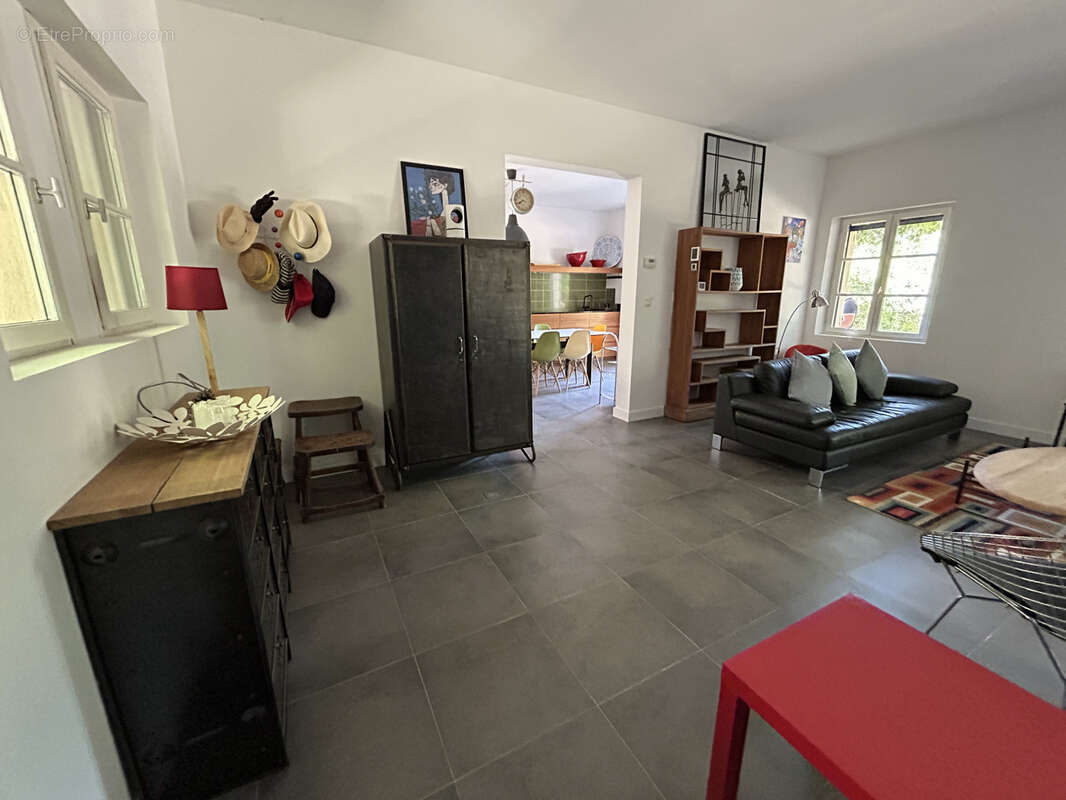 Maison à SAINT-QUENTIN-LA-POTERIE