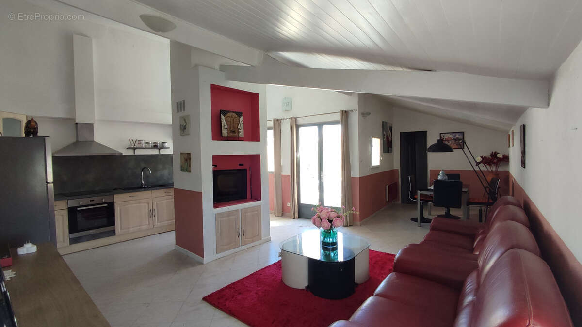 Maison à MONTAIGU-DE-QUERCY