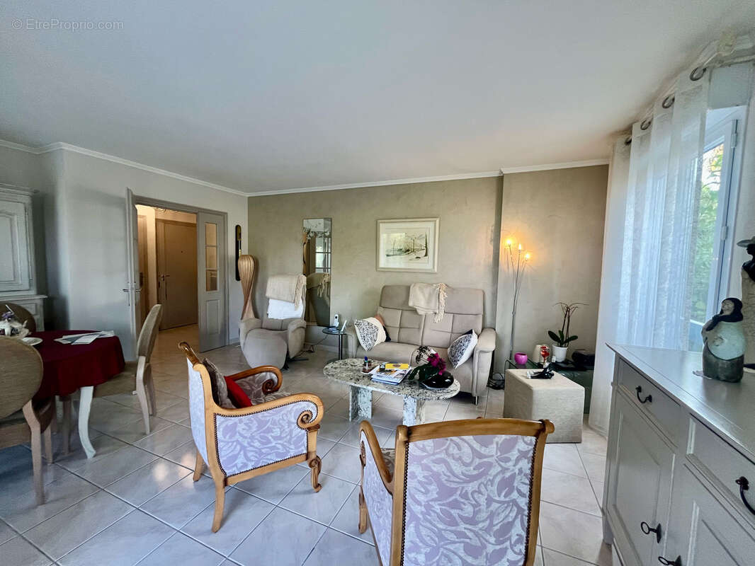 Appartement à FREJUS