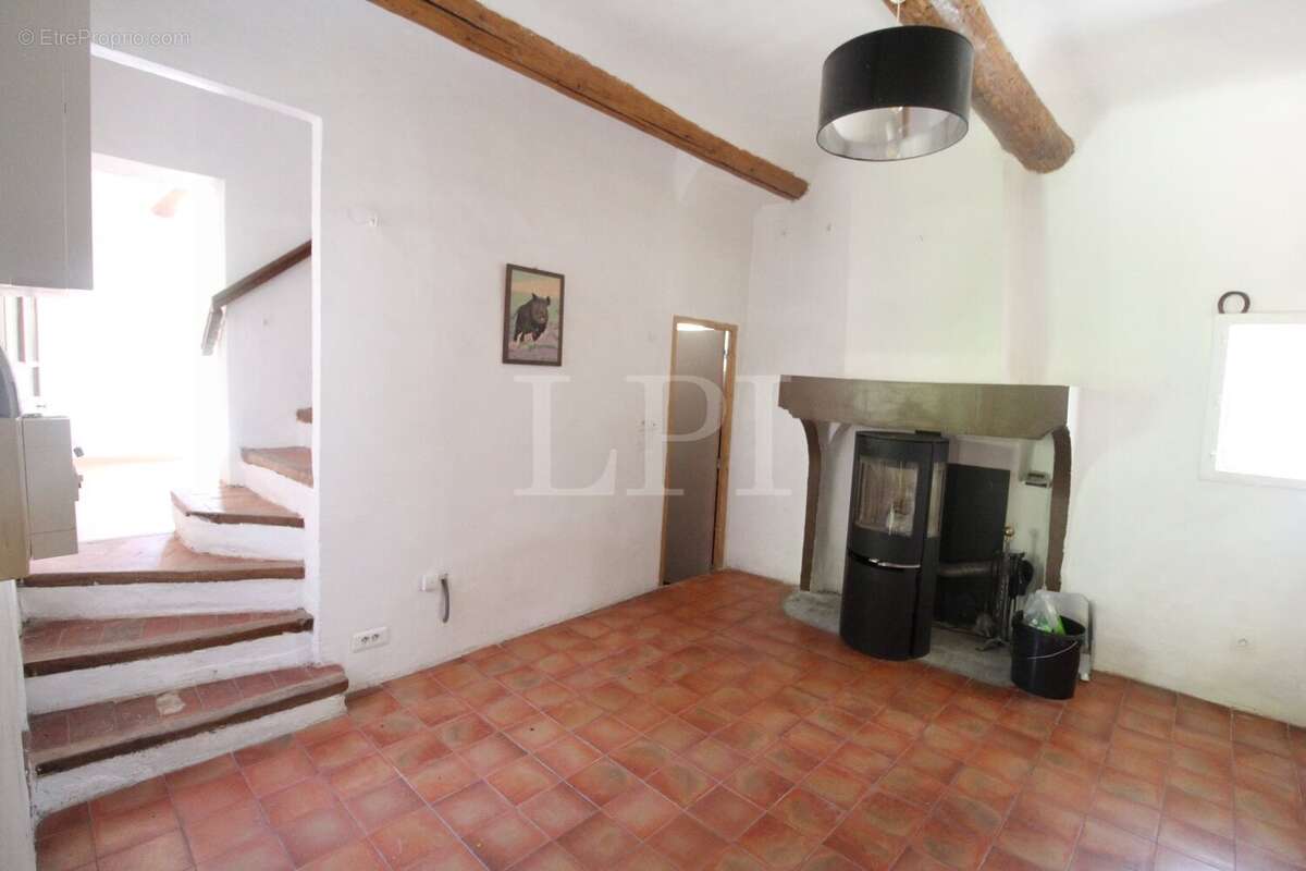 Maison à SAINT-SATURNIN-LES-APT