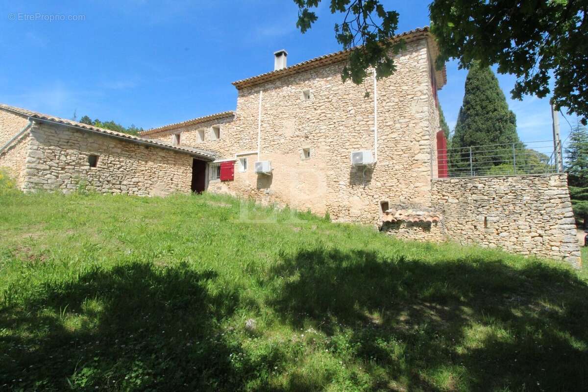 Maison à SAINT-SATURNIN-LES-APT
