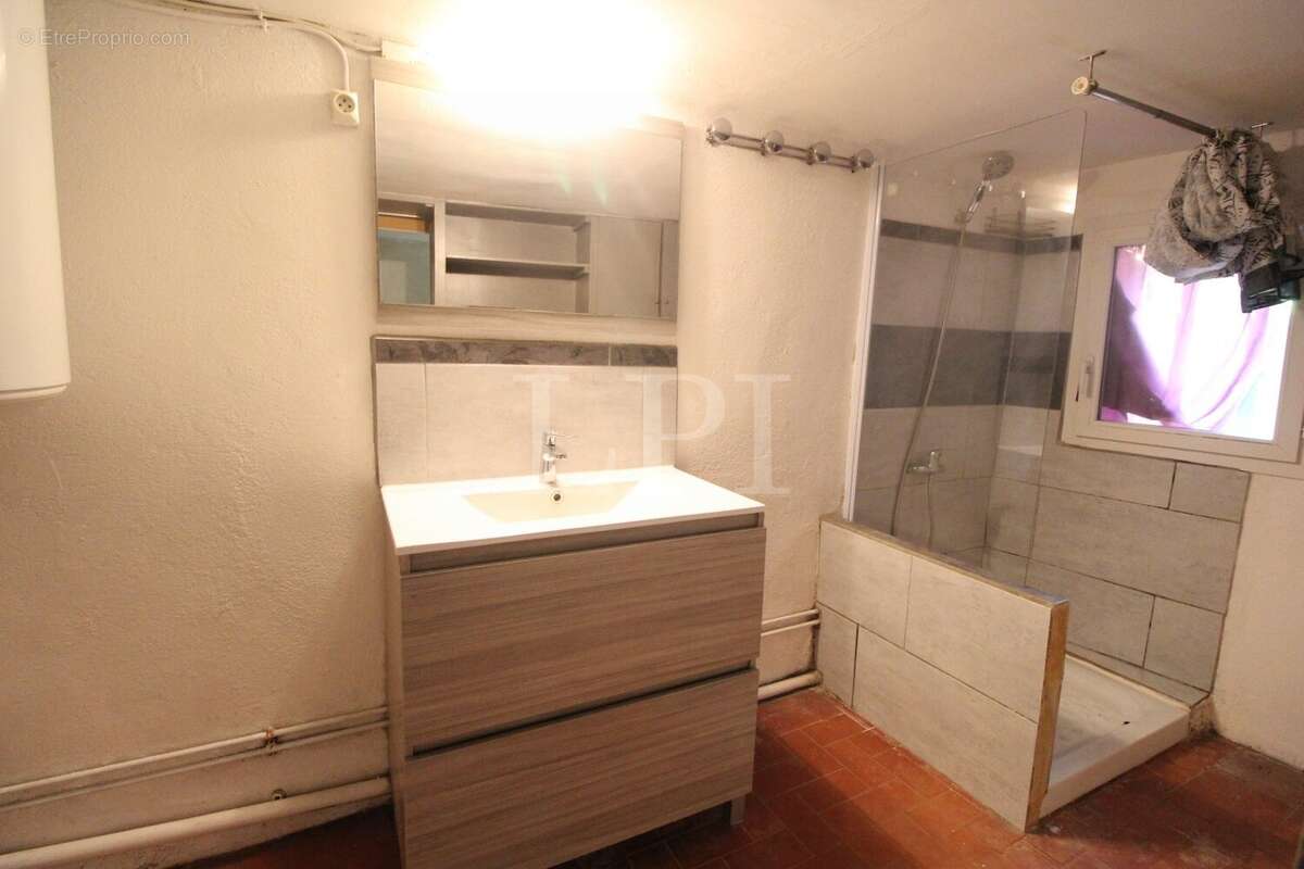 Maison à SAINT-SATURNIN-LES-APT