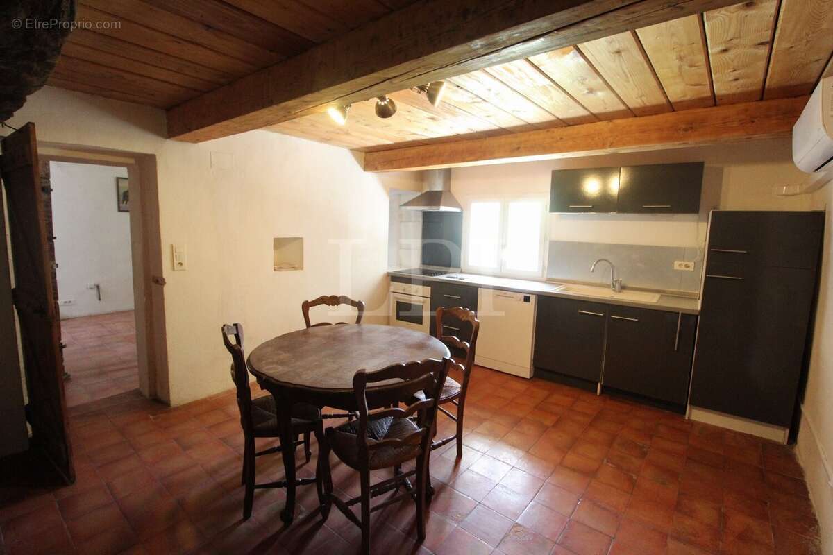 Maison à SAINT-SATURNIN-LES-APT