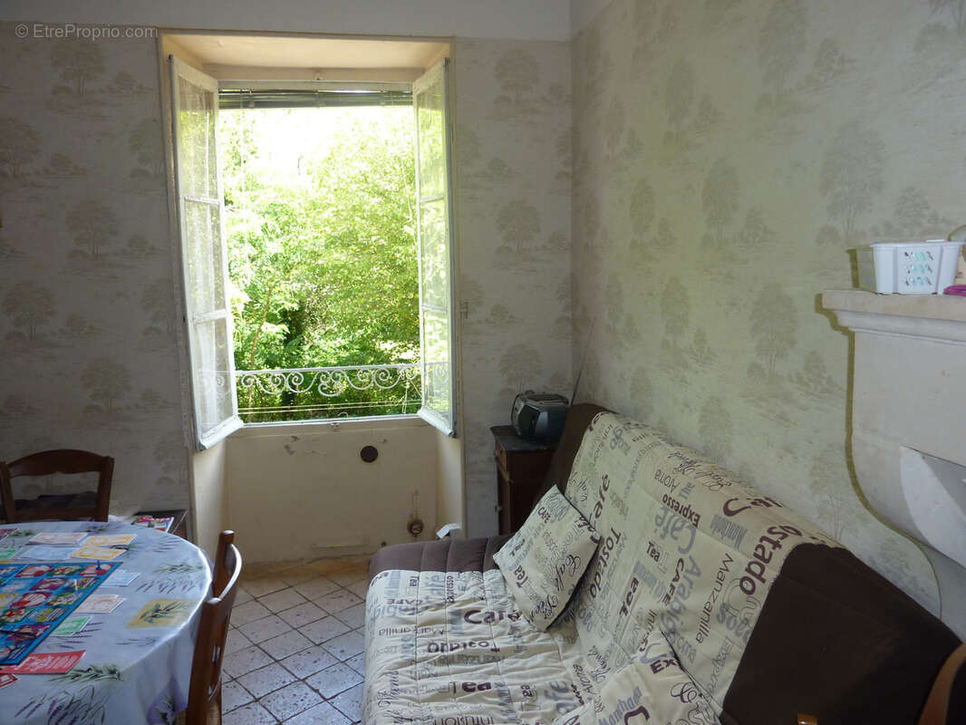 Maison à BRIGUEIL-LE-CHANTRE