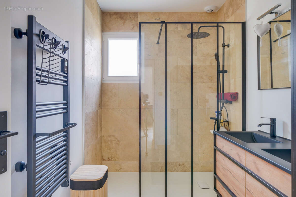 Maison à MONTLIEU-LA-GARDE