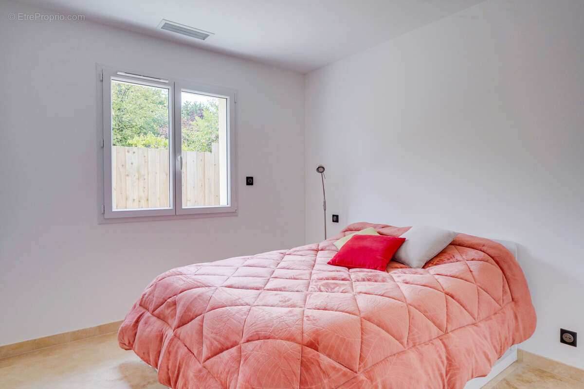 Maison à MONTLIEU-LA-GARDE