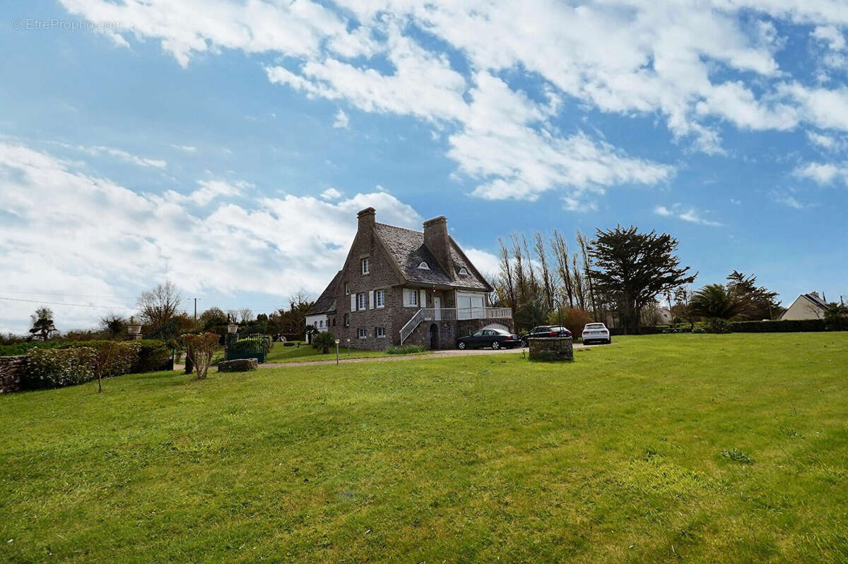 Maison à PLOUGONVELIN