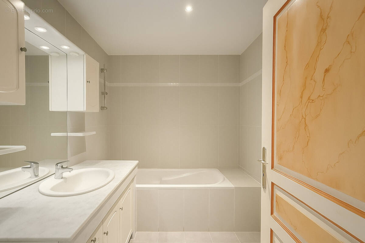 Appartement à MARSEILLE-8E