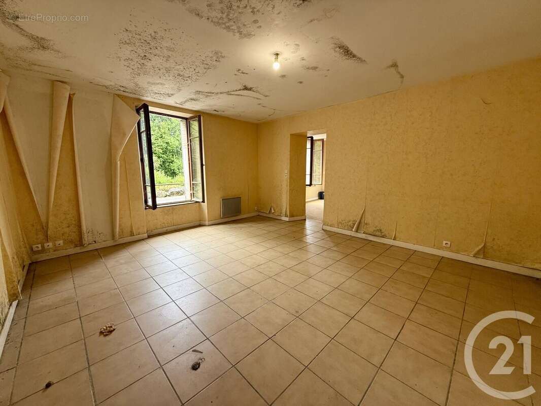 Autre à VULAINES-SUR-SEINE