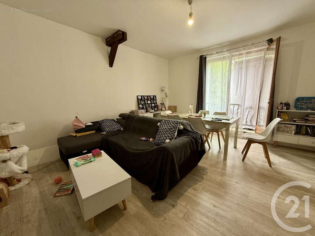 Autre à VULAINES-SUR-SEINE