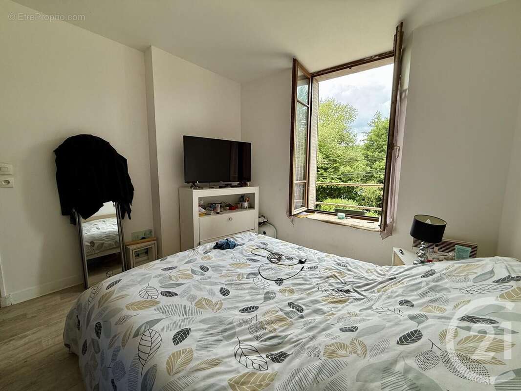 Autre à VULAINES-SUR-SEINE