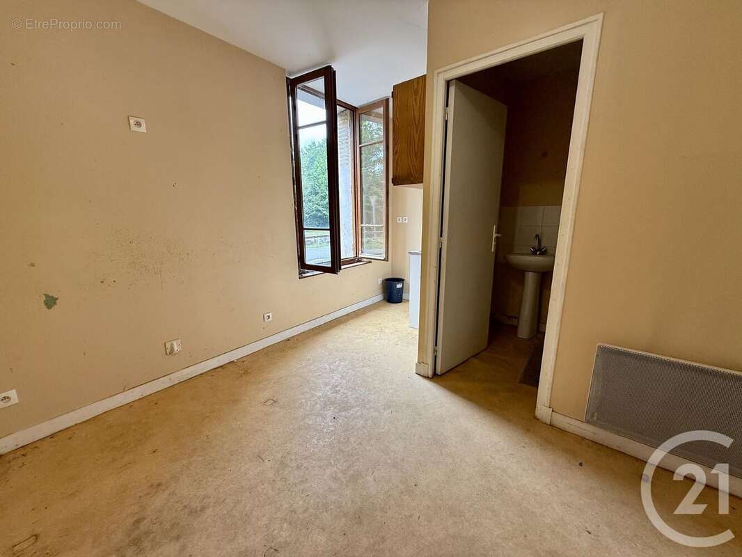 Autre à VULAINES-SUR-SEINE