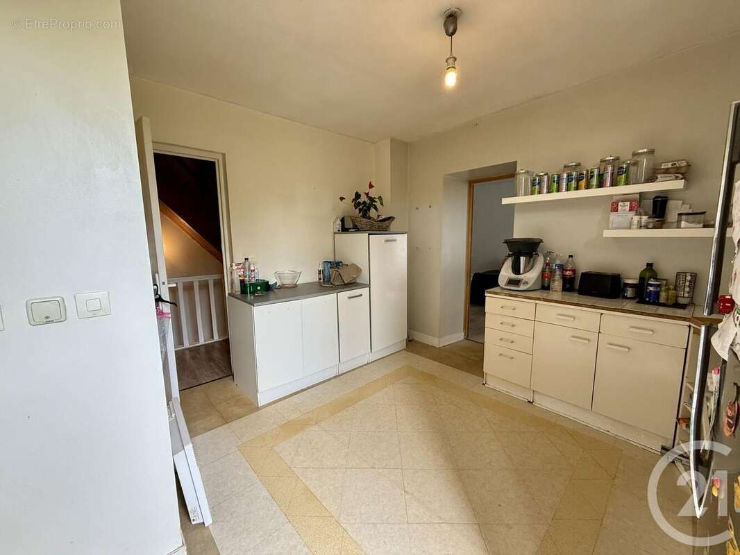 Autre à VULAINES-SUR-SEINE