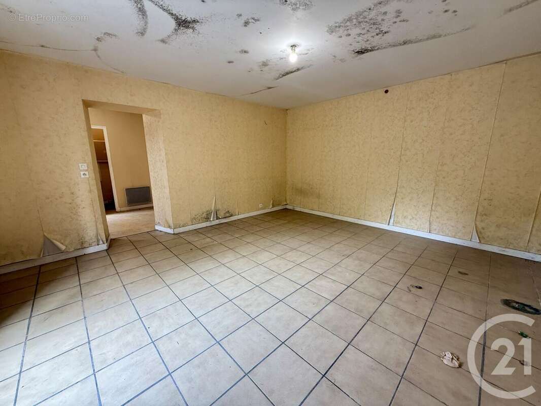 Autre à VULAINES-SUR-SEINE