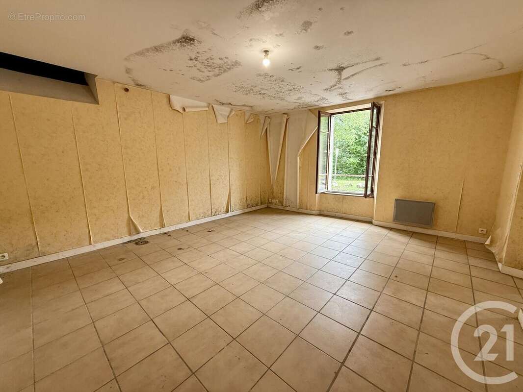 Autre à VULAINES-SUR-SEINE