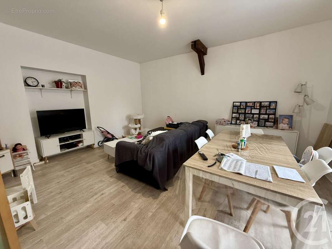 Autre à VULAINES-SUR-SEINE