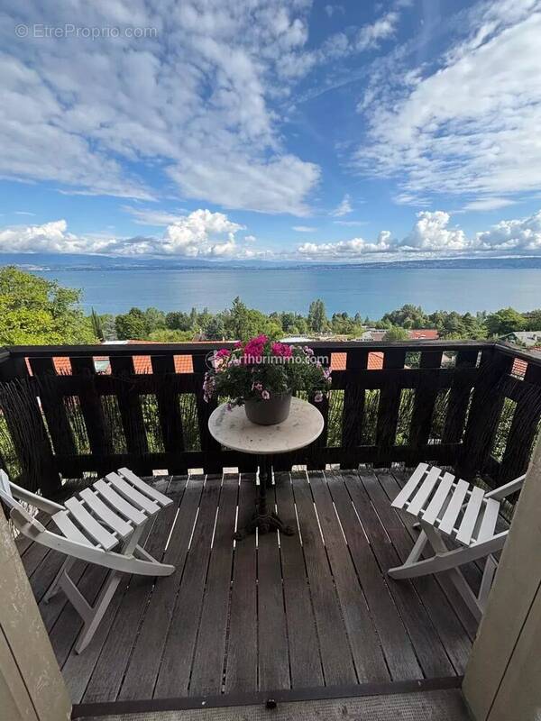 Appartement à EVIAN-LES-BAINS