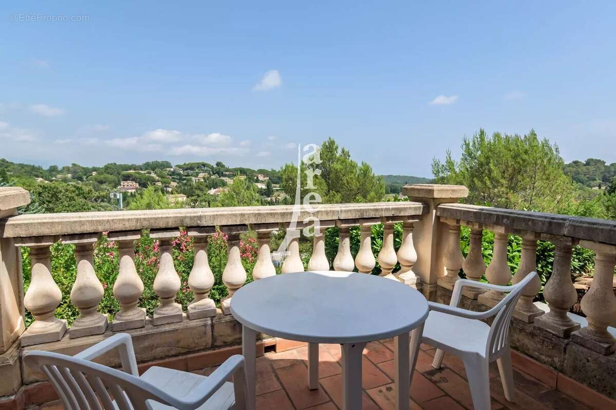 Appartement à VALBONNE