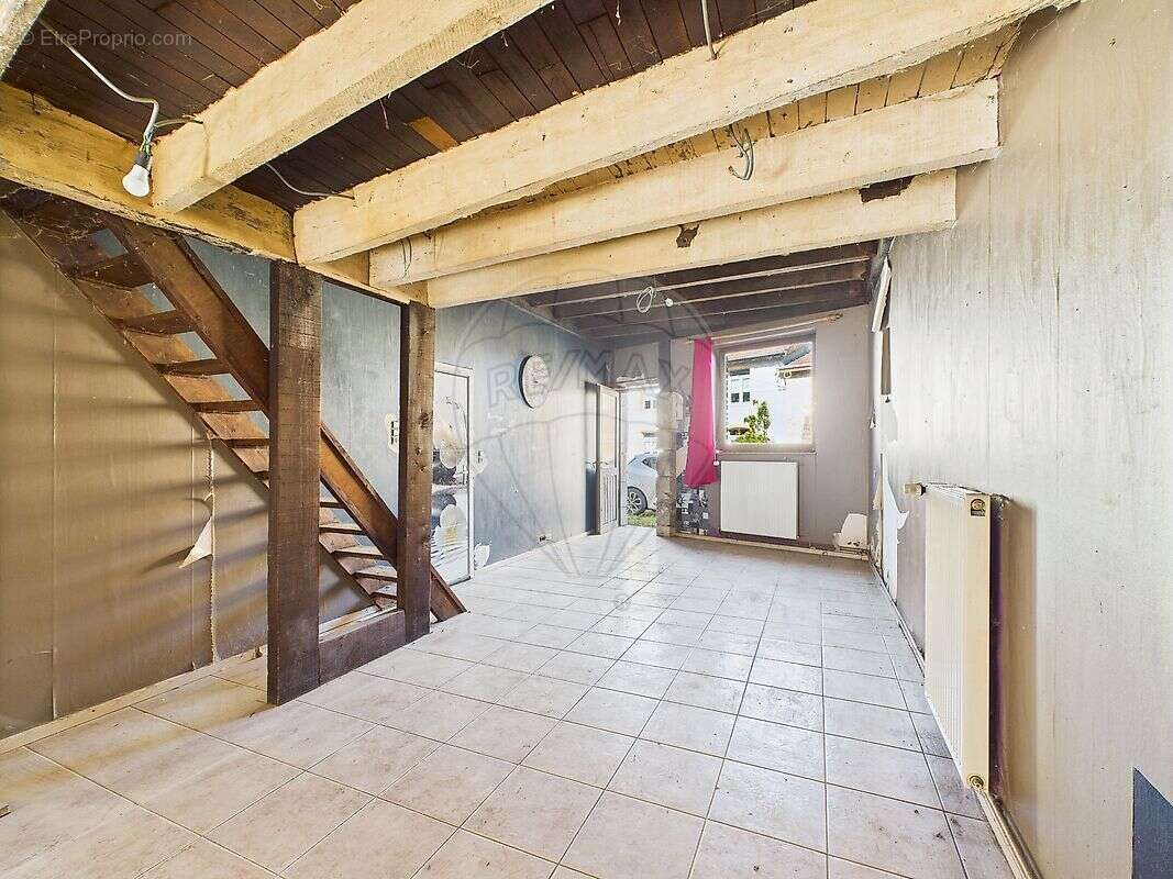 Maison à VILLE-HOUDLEMONT