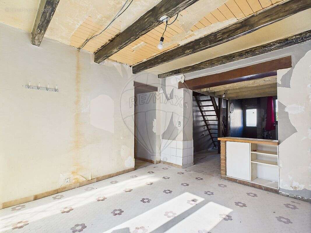 Maison à VILLE-HOUDLEMONT