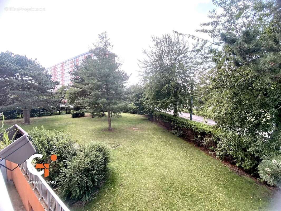 Appartement à SAINT-ETIENNE-DU-ROUVRAY