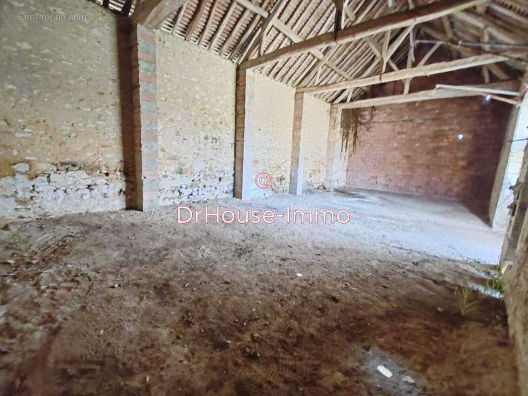 Maison à DANGE-SAINT-ROMAIN