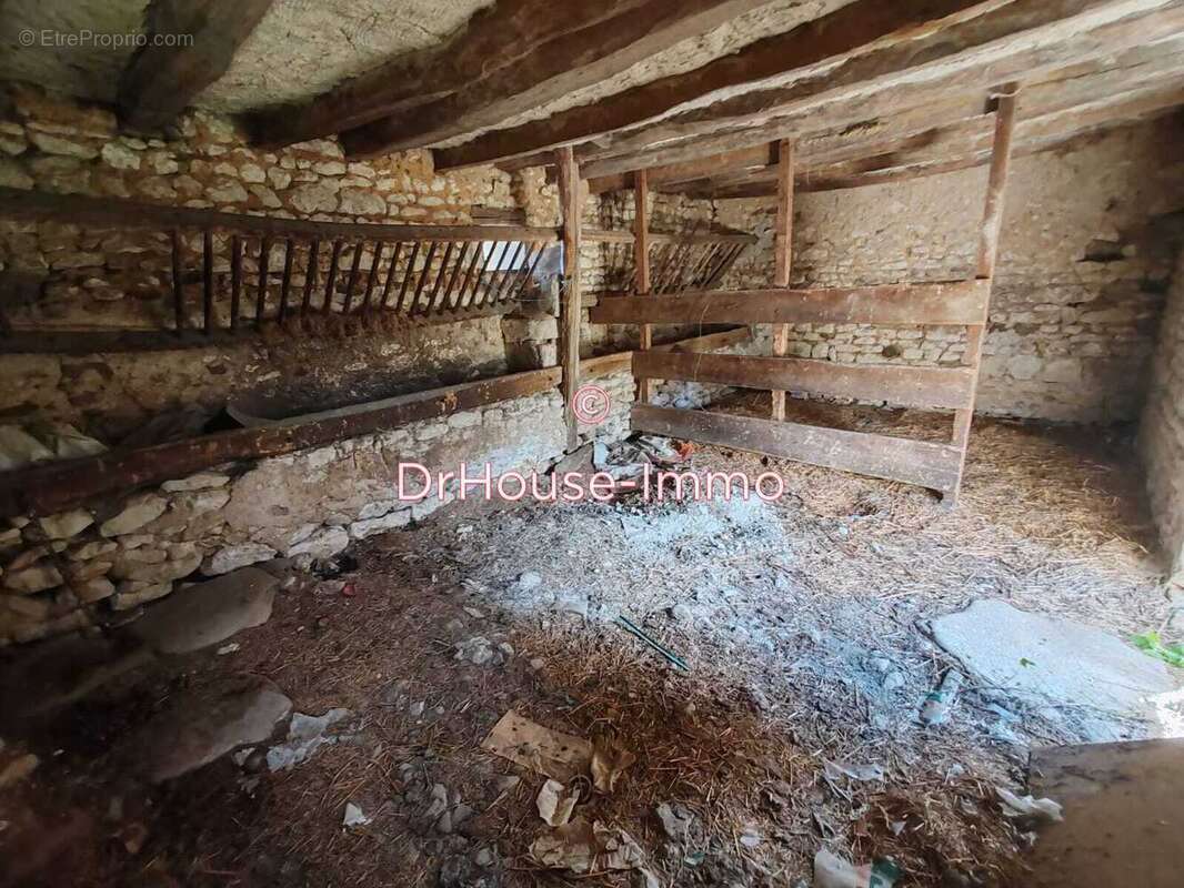 Maison à DANGE-SAINT-ROMAIN