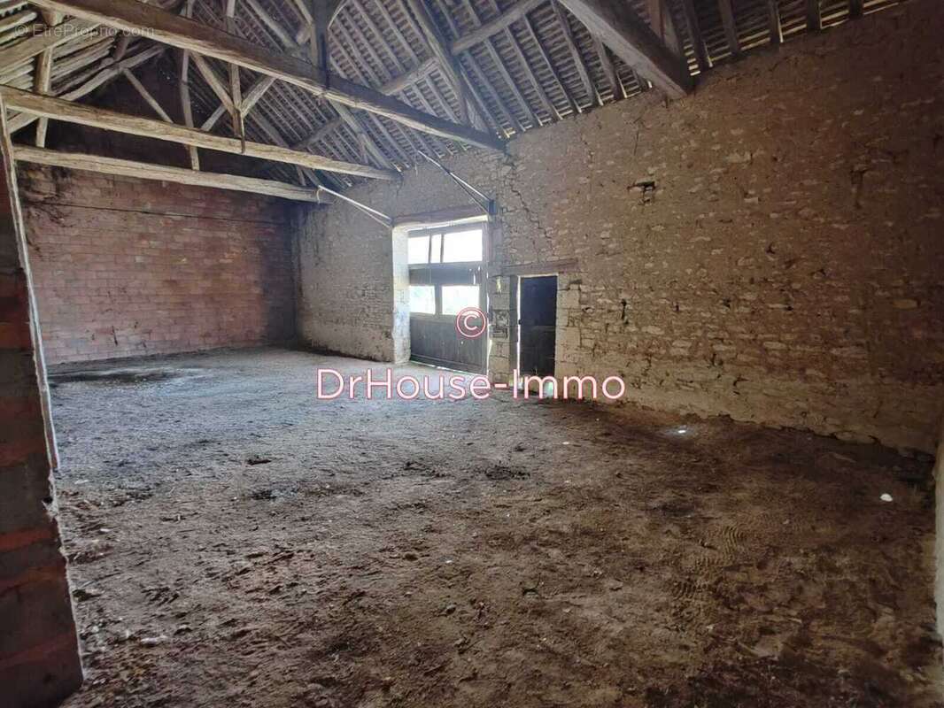 Maison à DANGE-SAINT-ROMAIN