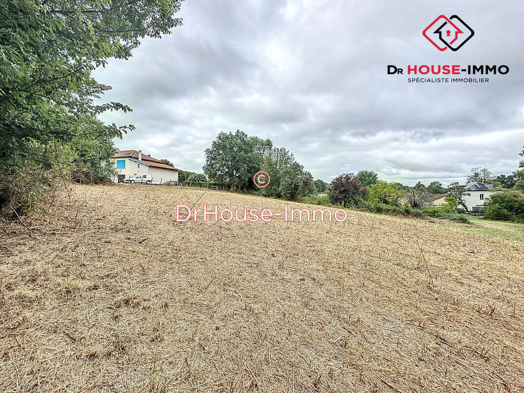 Terrain à RAZAC-SUR-L&#039;ISLE