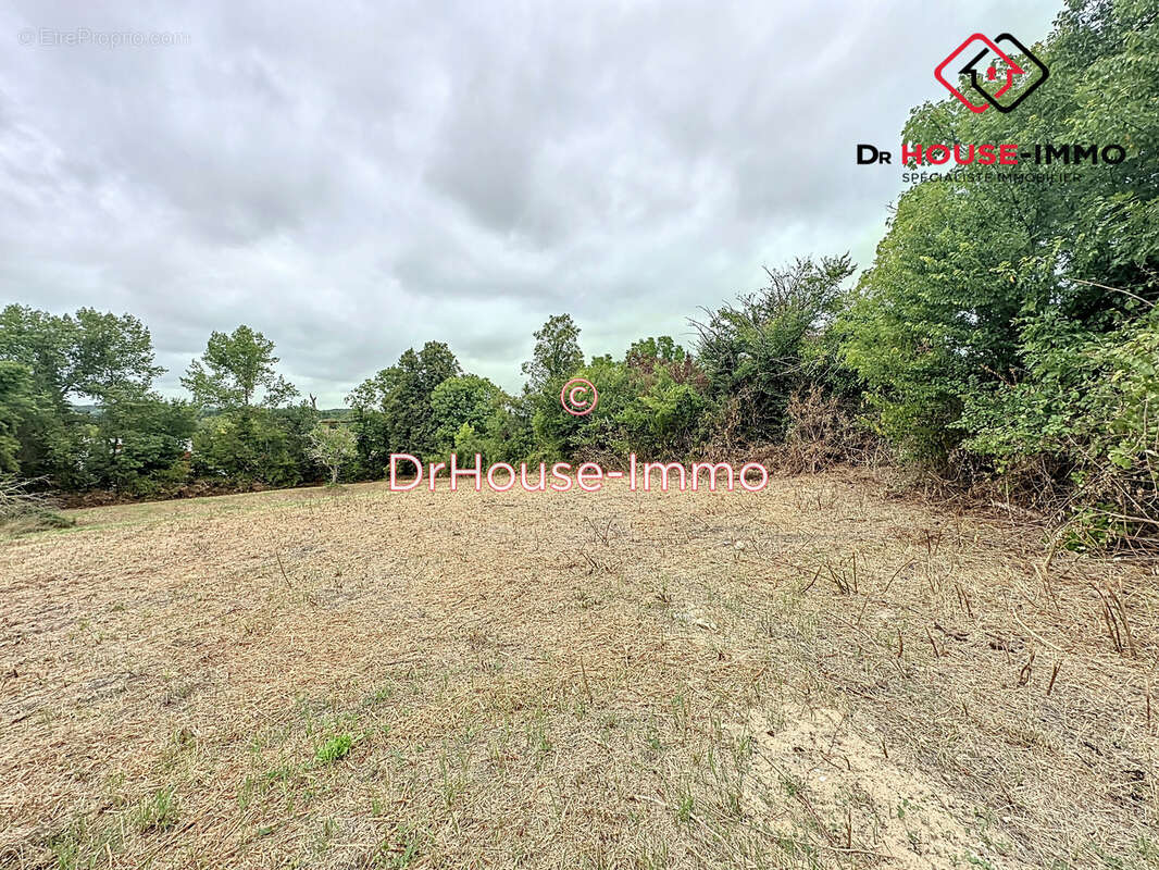 Terrain à RAZAC-SUR-L&#039;ISLE