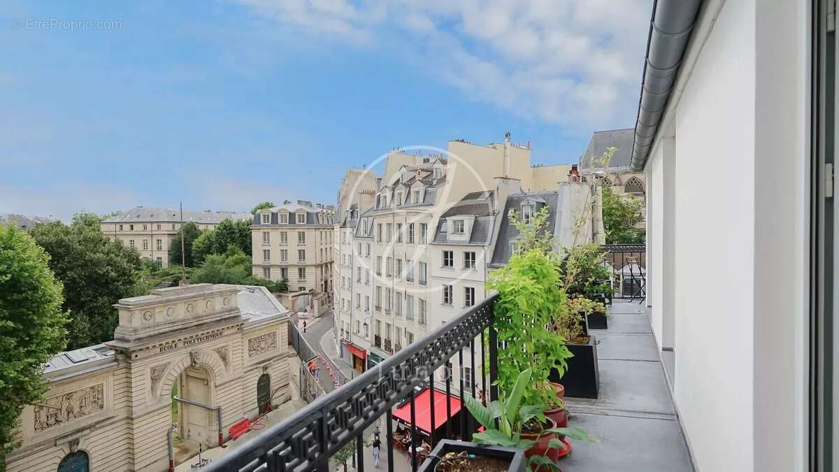 Appartement à PARIS-5E