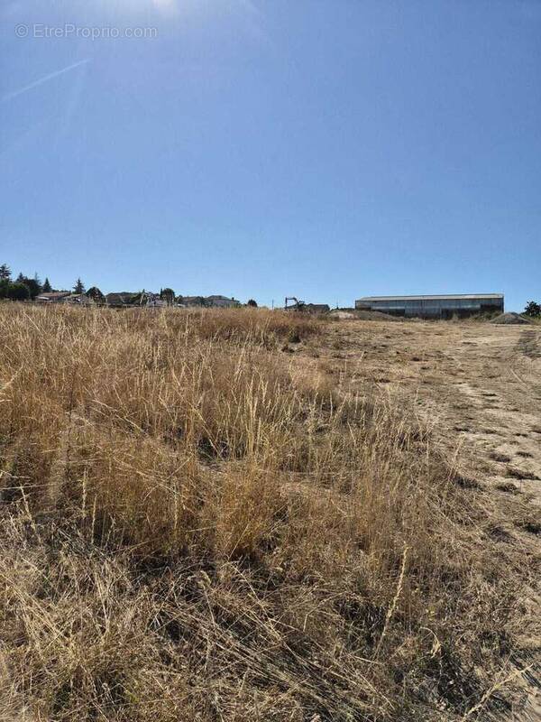 Terrain à TOUVRE