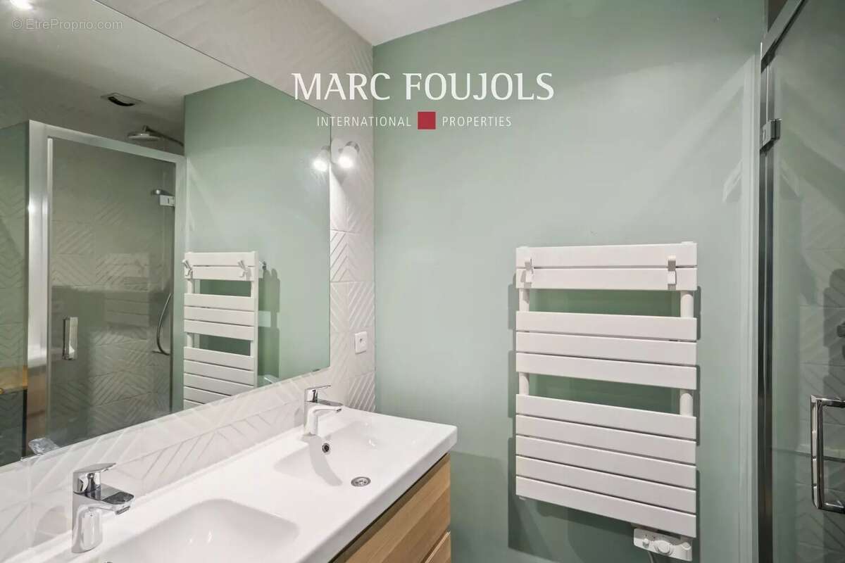 Appartement à PARIS-7E