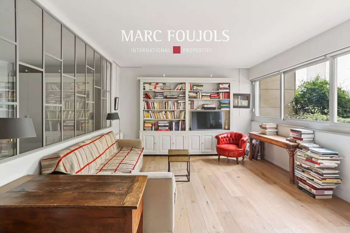 Appartement à PARIS-7E