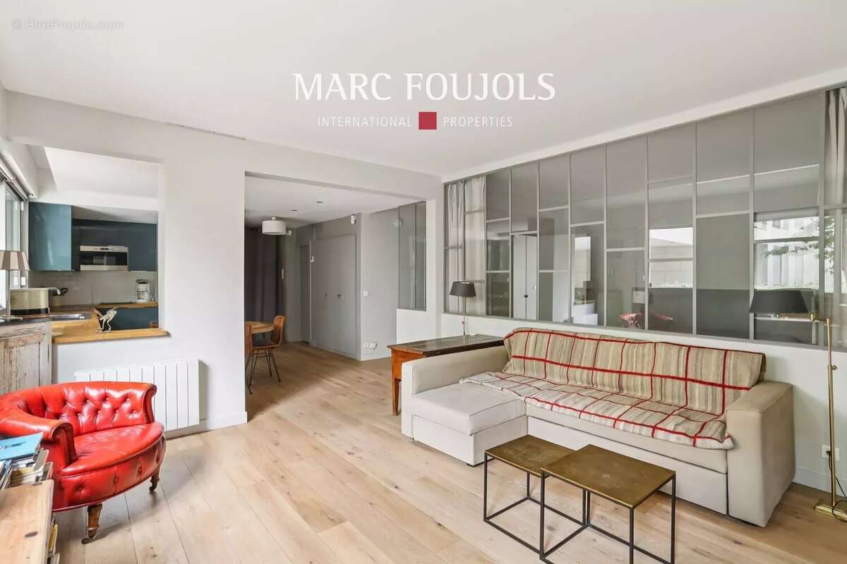 Appartement à PARIS-7E