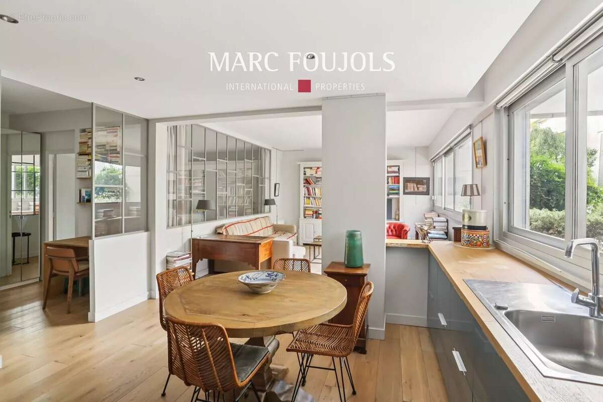 Appartement à PARIS-7E