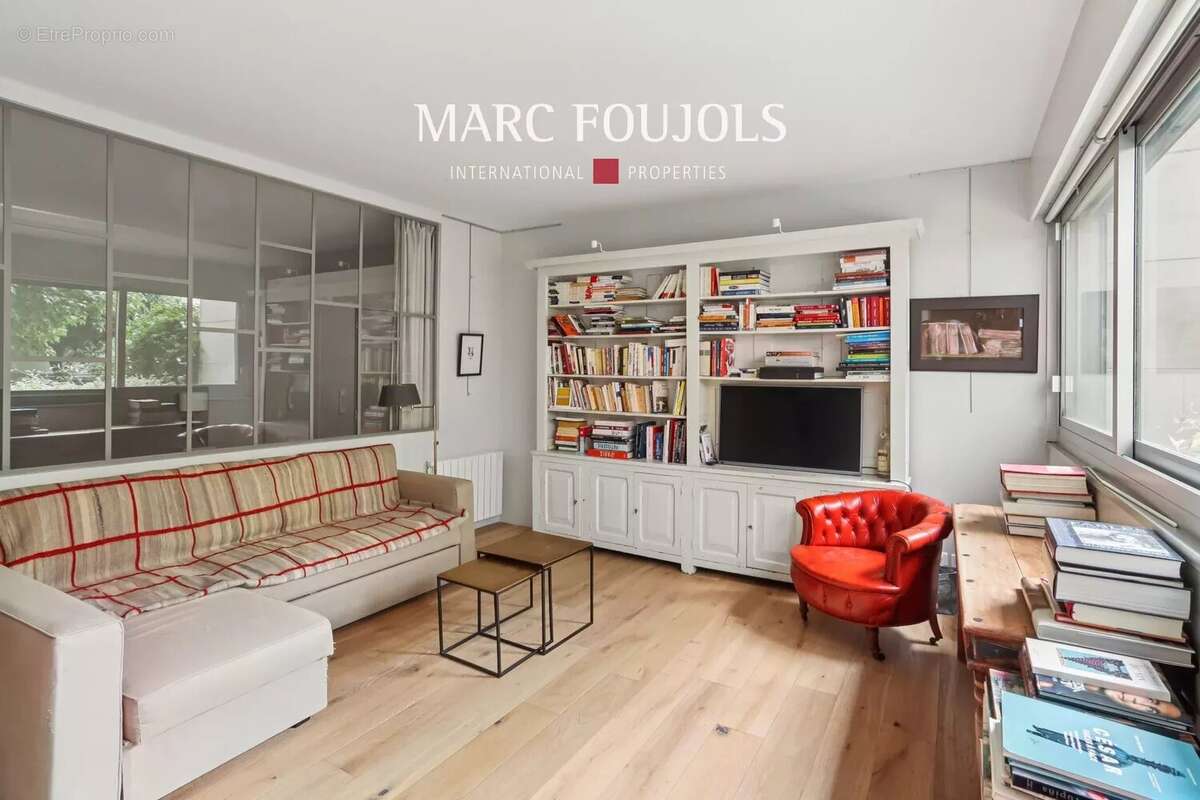 Appartement à PARIS-7E