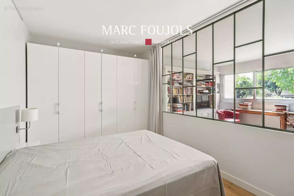 Appartement à PARIS-7E