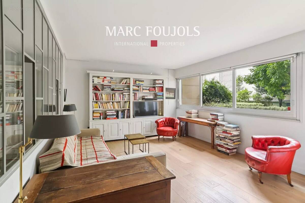 Appartement à PARIS-7E