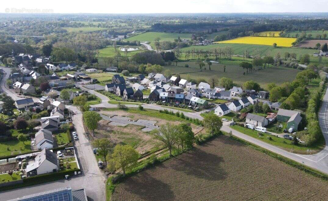 Terrain à SAINT-MEDARD-SUR-ILLE