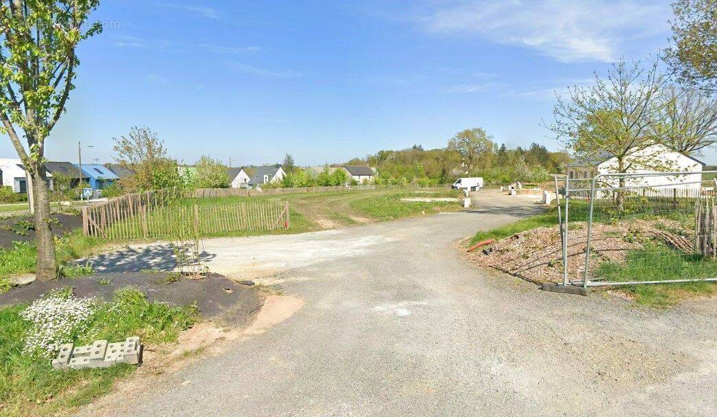 Terrain à SAINT-MEDARD-SUR-ILLE
