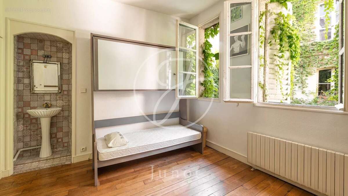 Appartement à PARIS-6E