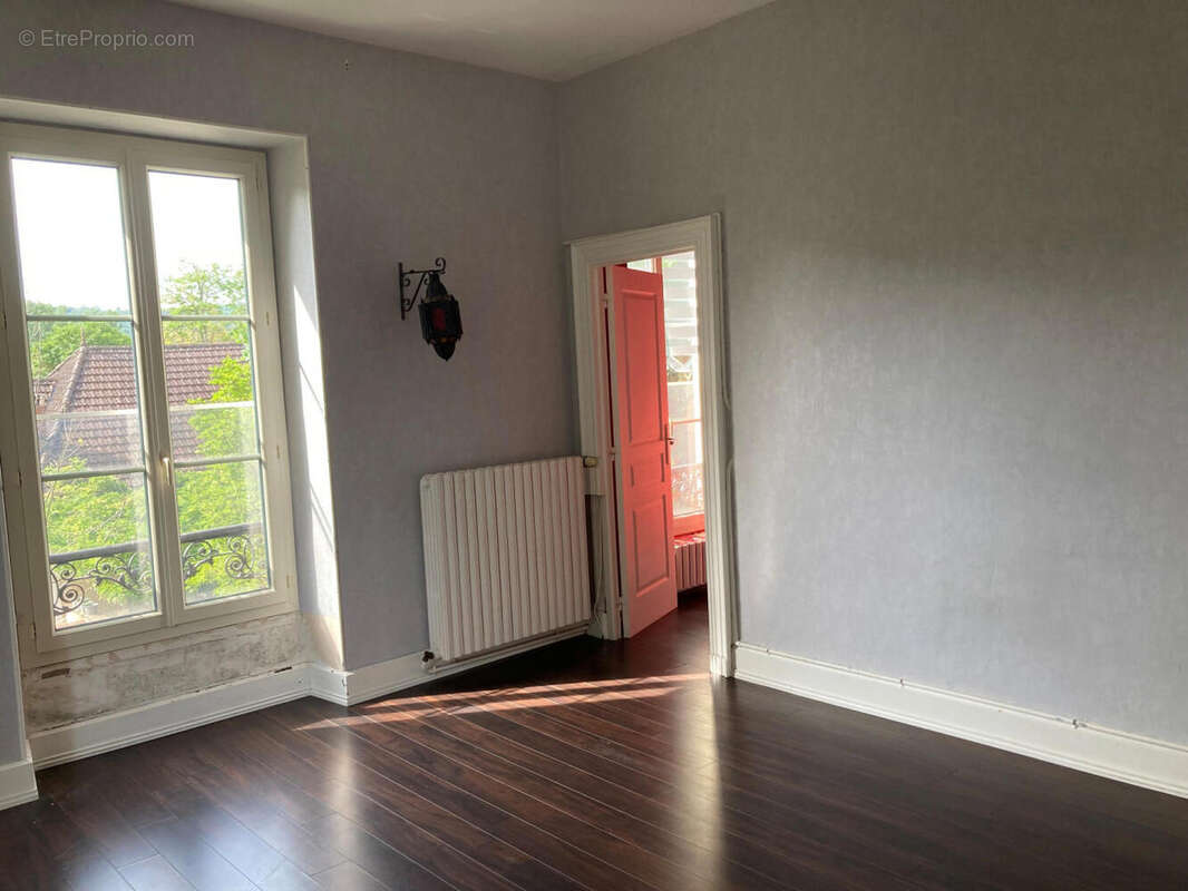 ch 2 - Maison à CASTELFRANC