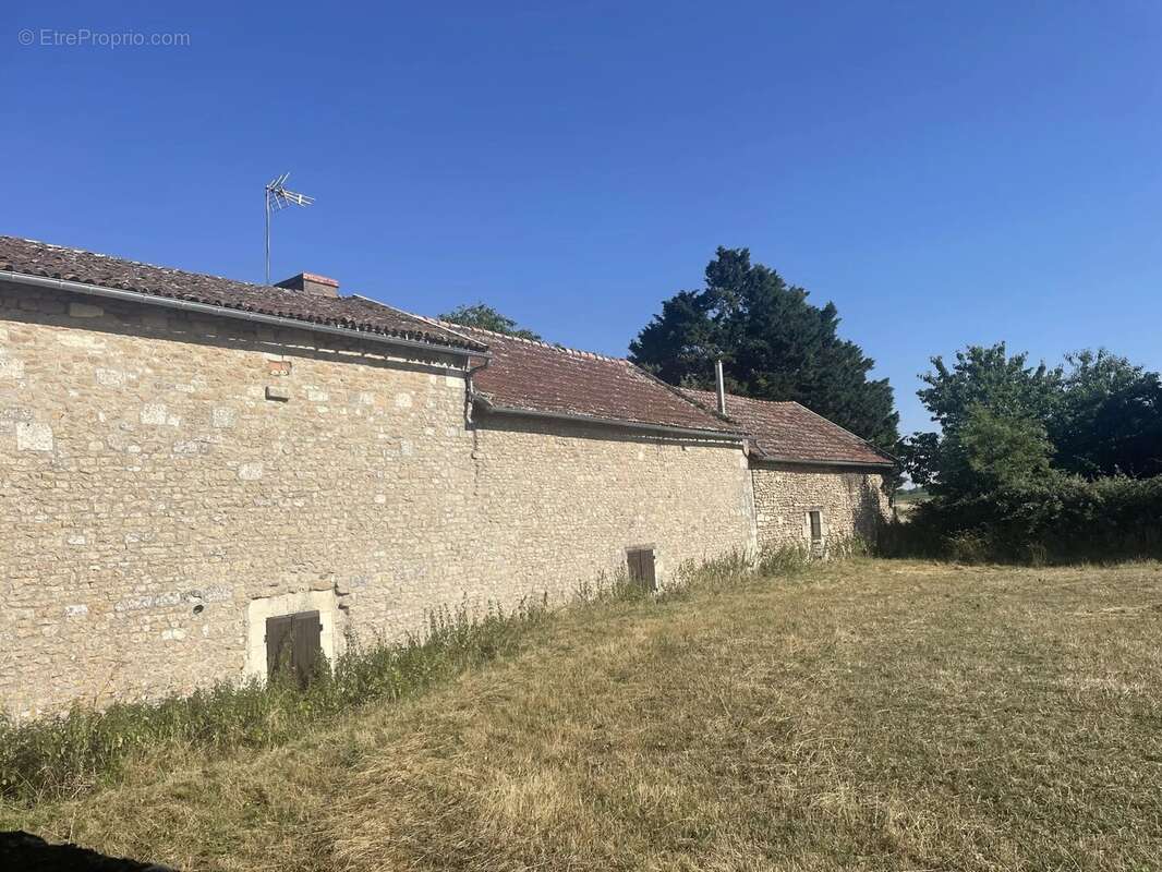 Maison à MONTREUIL-BELLAY