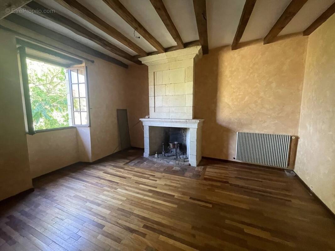 Maison à MONTREUIL-BELLAY